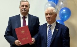 Сергей Корепанов поблагодарил коллектив поликлиники им. Е.М. Нигинского за профессионализм