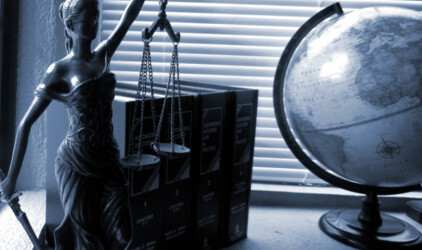 Признание судами гражданско-правовых договоров трудовыми