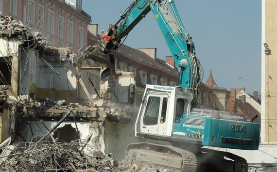 В Тюмени старое здание коррекционной школы снесут за 50,5 млн рублей