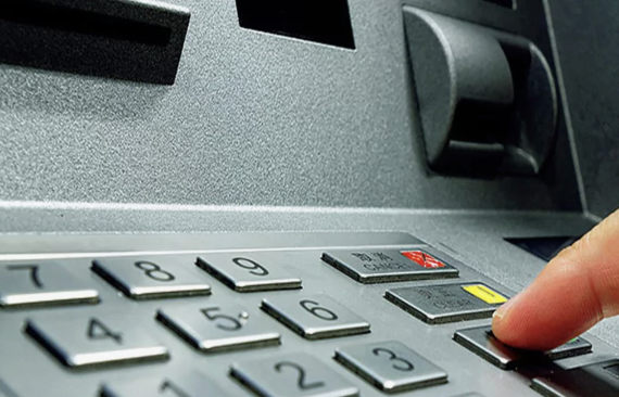 Владельцы бизнес-карт ВТБ могут пополнять расчетные счета в банкоматах Почта Банка