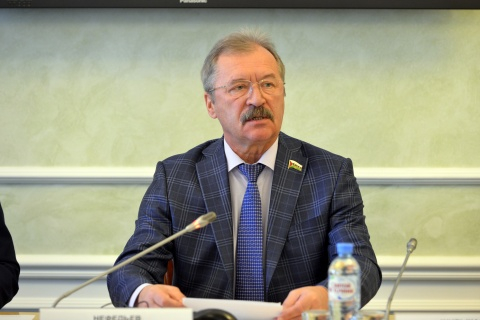 Владимир Нефедьев комментирует итоги очередного заседания постоянной комиссии Тюменской областной Думы по вопросам депутатской этики